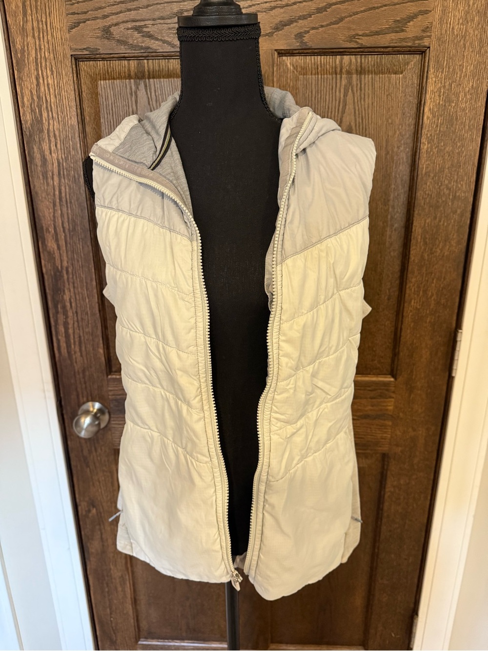 Smartwool Light Gray Quilted Hooded Puffer Vest - Women's Large